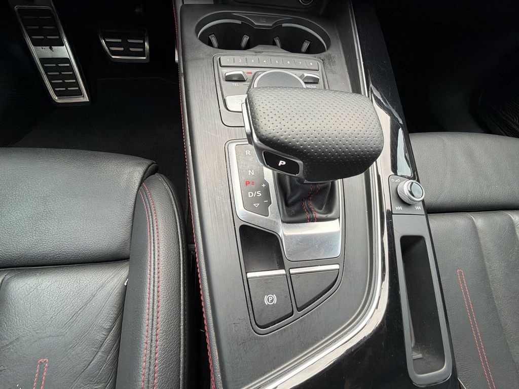 Thumbnail: 2019 Audi A4 - 14