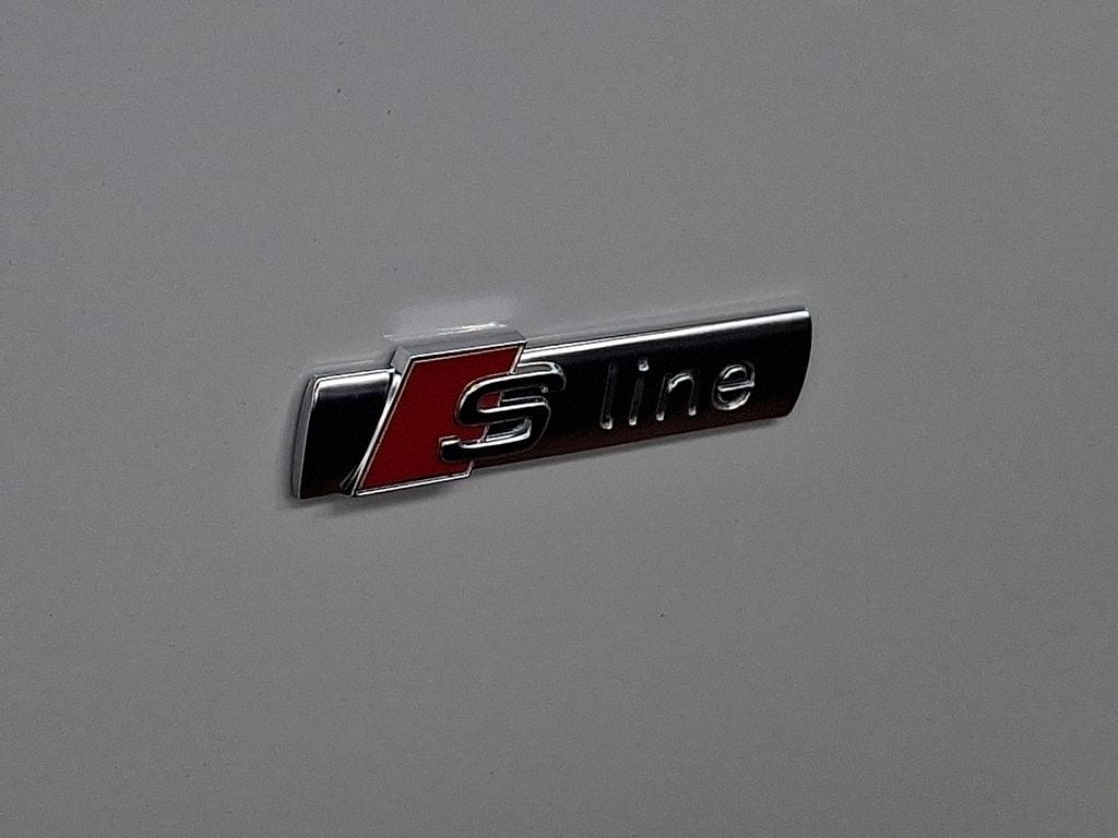 Thumbnail: 2015 Audi A4 - 30