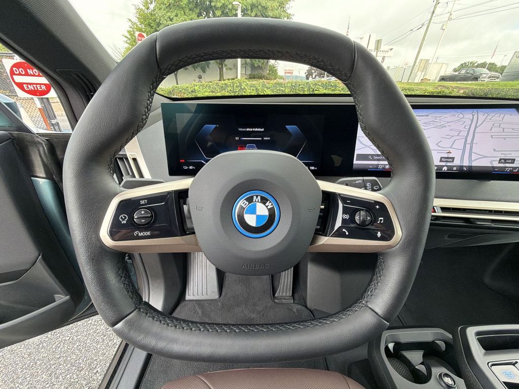 Thumbnail: 2024 BMW iX - 9