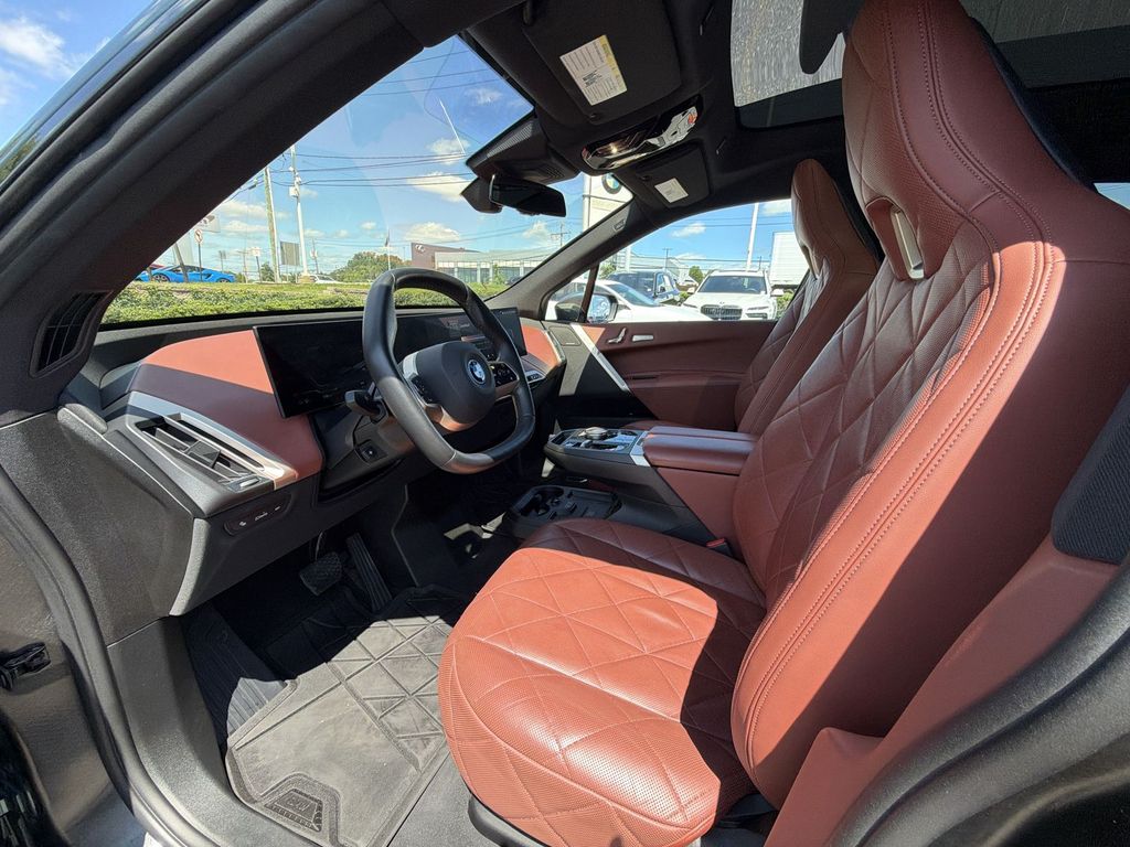 Thumbnail: 2024 BMW iX - 11