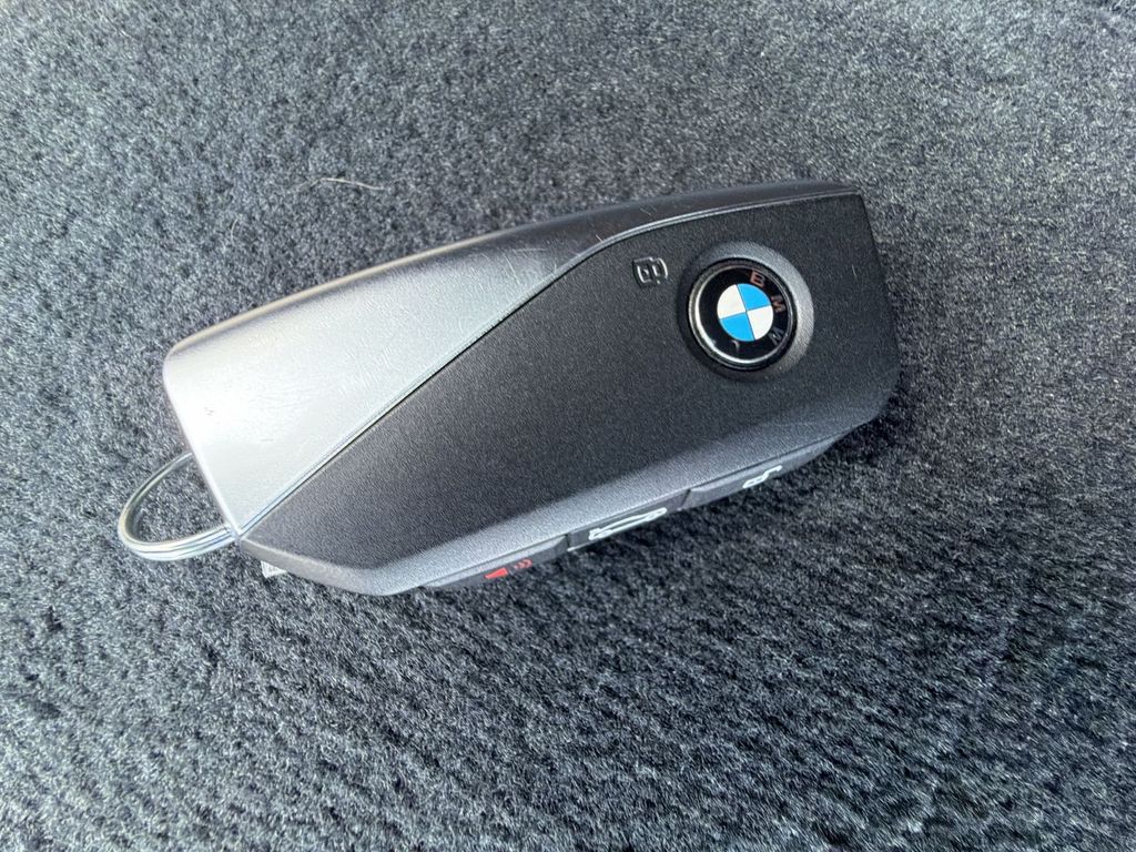 Thumbnail: 2024 BMW iX - 18