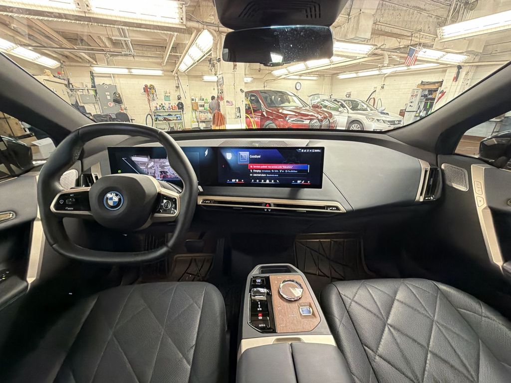 Thumbnail: 2024 BMW iX - 2