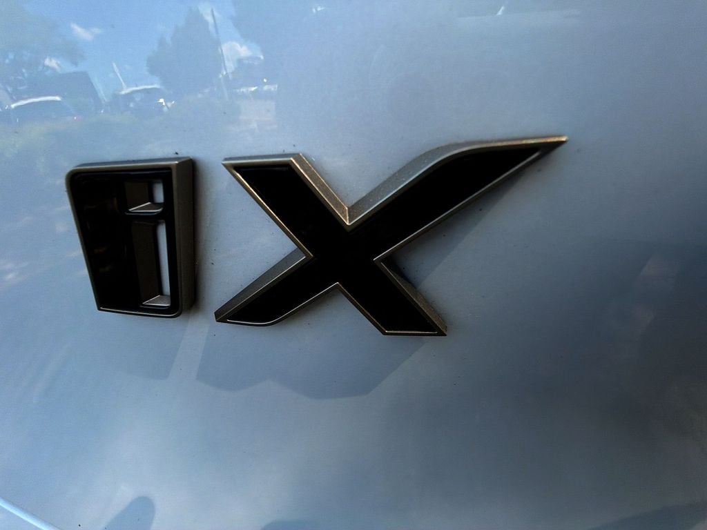Thumbnail: 2023 BMW iX - 17