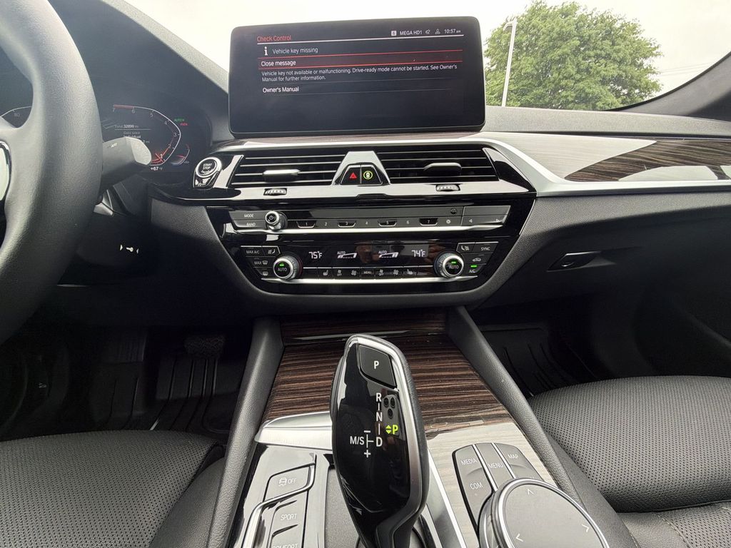 Thumbnail: 2023 BMW 5 Series - 14