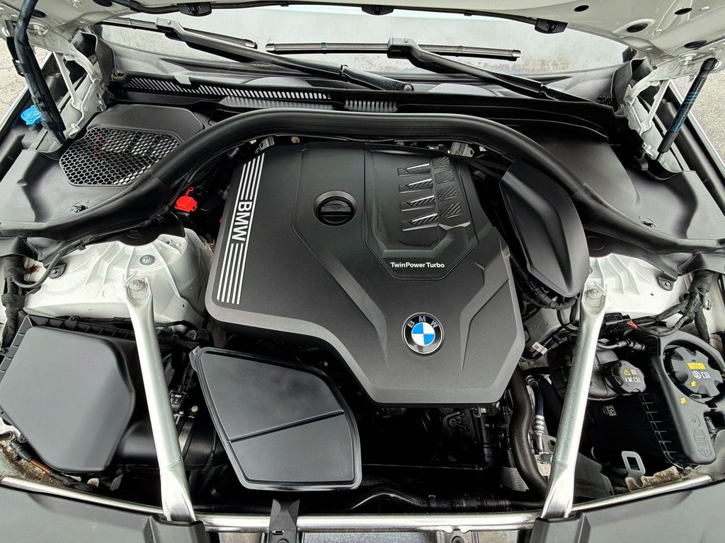 Thumbnail: 2023 BMW 5 Series - 9