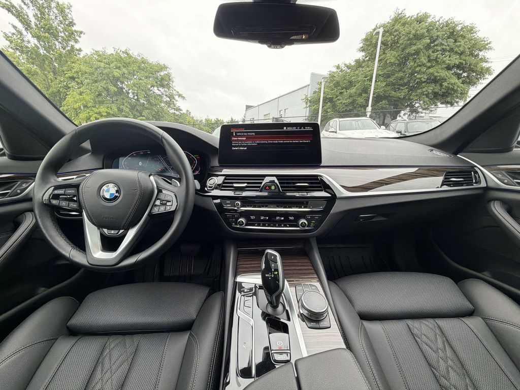 Thumbnail: 2023 BMW 5 Series - 2