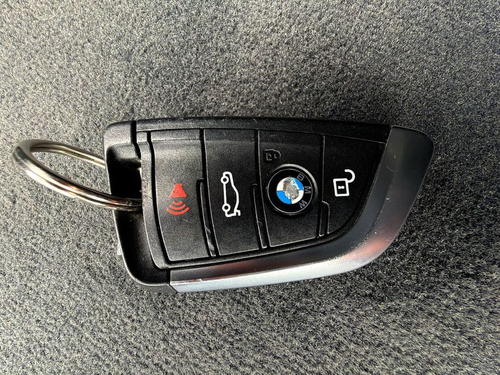 Thumbnail: 2023 BMW 5 Series - 29
