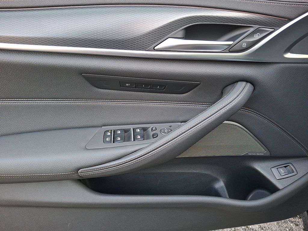 Thumbnail: 2023 BMW 5 Series - 15