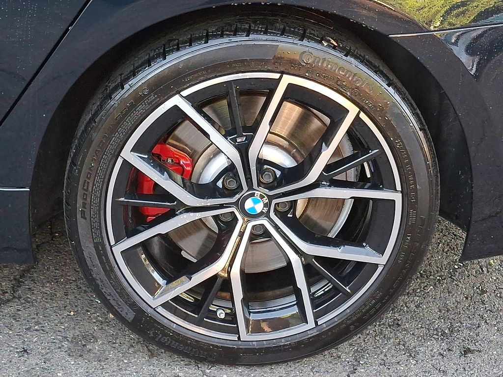 Thumbnail: 2023 BMW 5 Series - 6