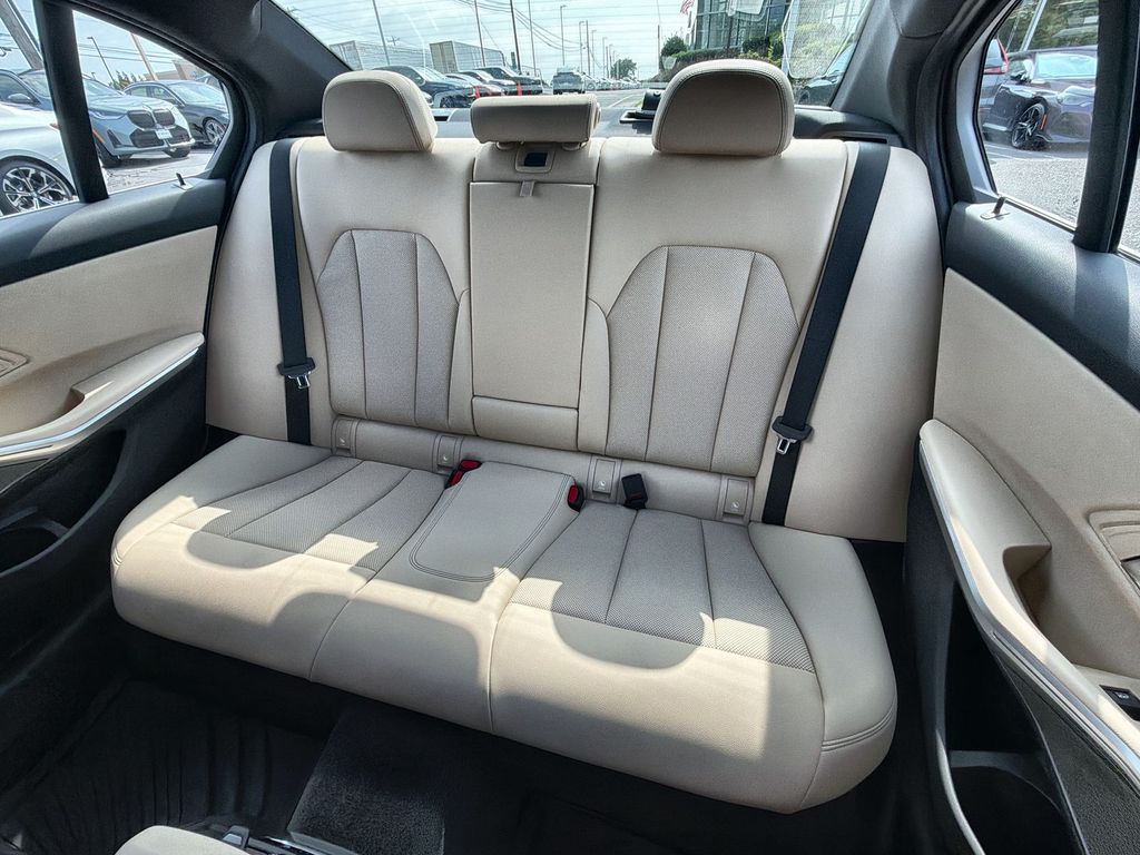 Thumbnail: 2026 BMW 3 Series - 27
