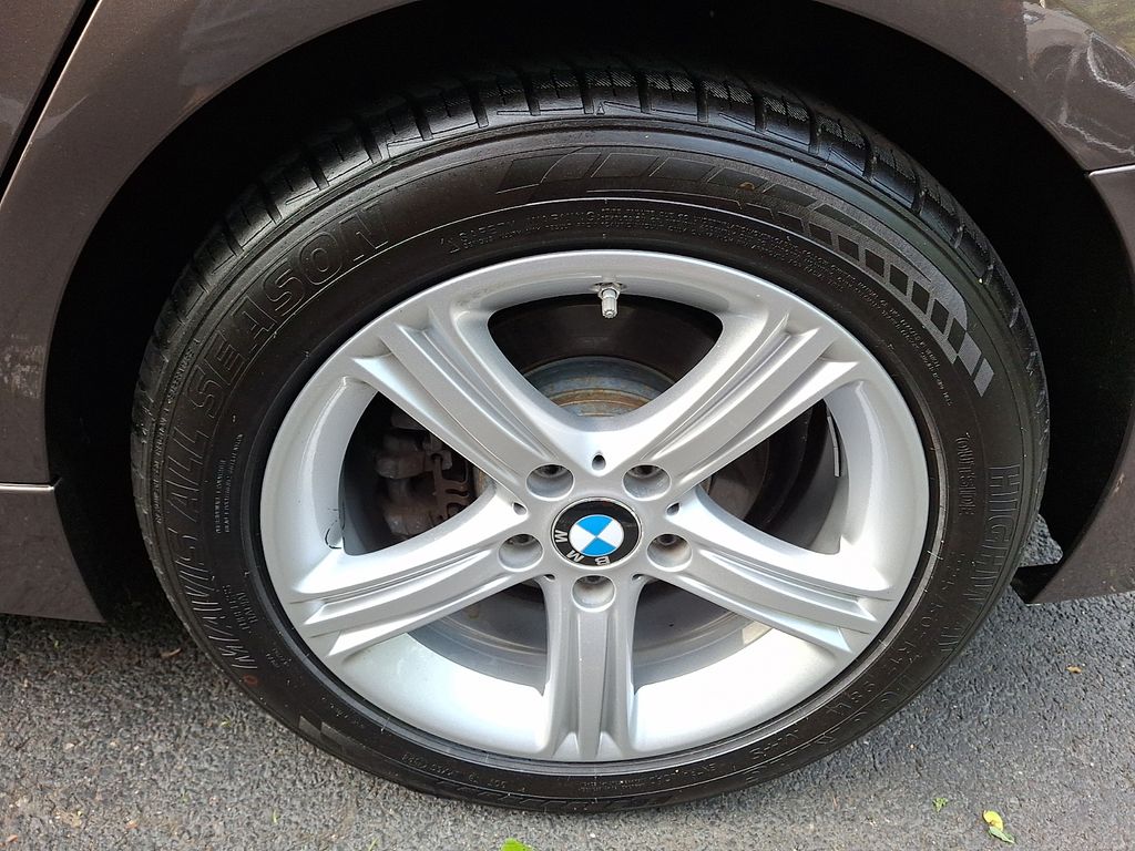 Thumbnail: 2015 BMW 3 Series - 6