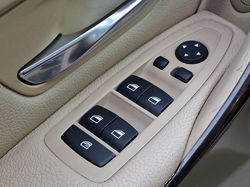Thumbnail: 2015 BMW 3 Series - 27