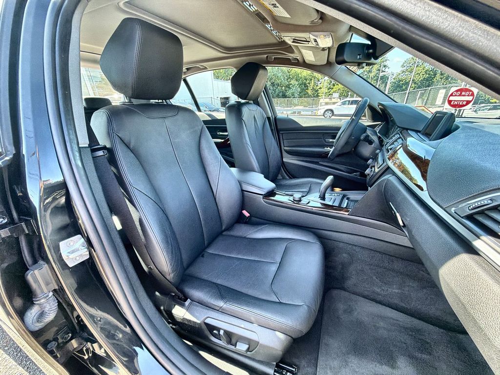 Thumbnail: 2014 BMW 3 Series - 29