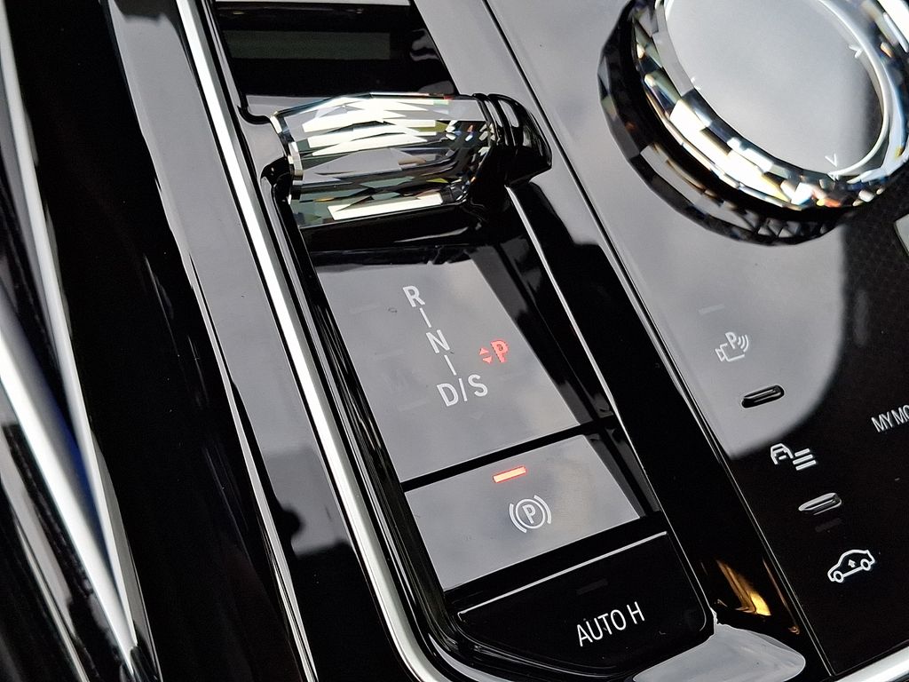 Thumbnail: 2026 BMW 7 Series - 9