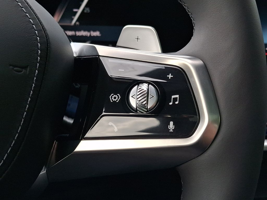 Thumbnail: 2026 BMW 7 Series - 20