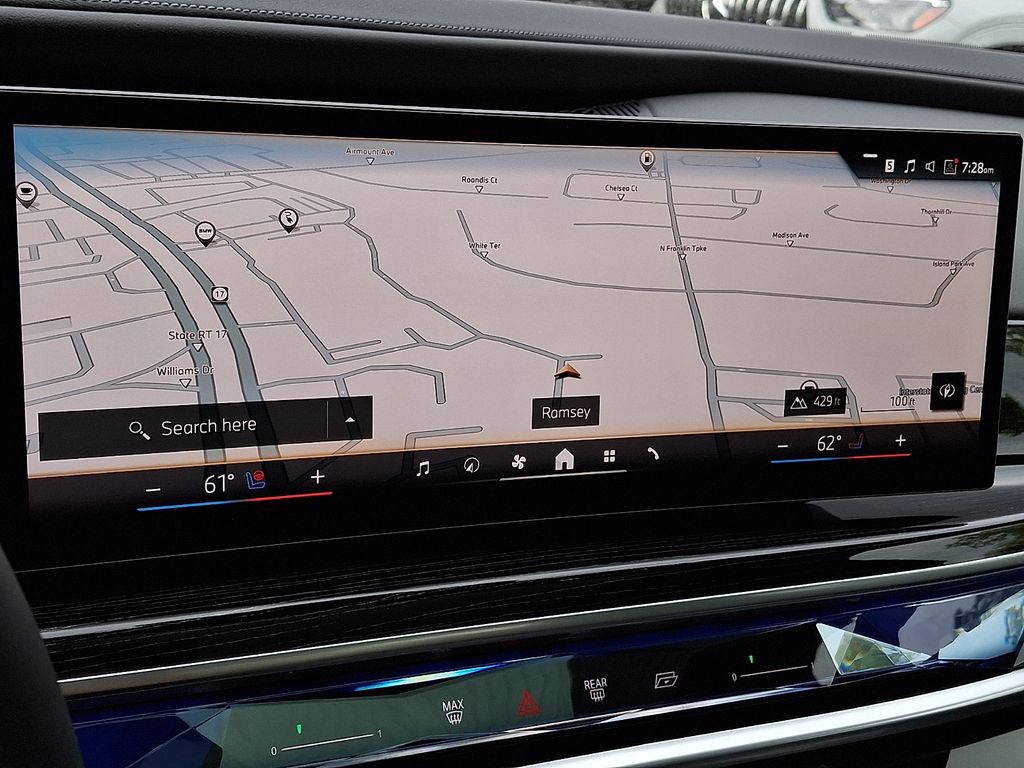 Thumbnail: 2026 BMW 7 Series - 8