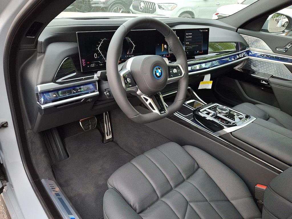 Thumbnail: 2026 BMW 7 Series - 2