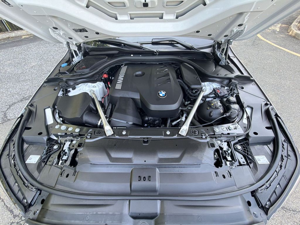 Thumbnail: 2024 BMW 5 Series - 9