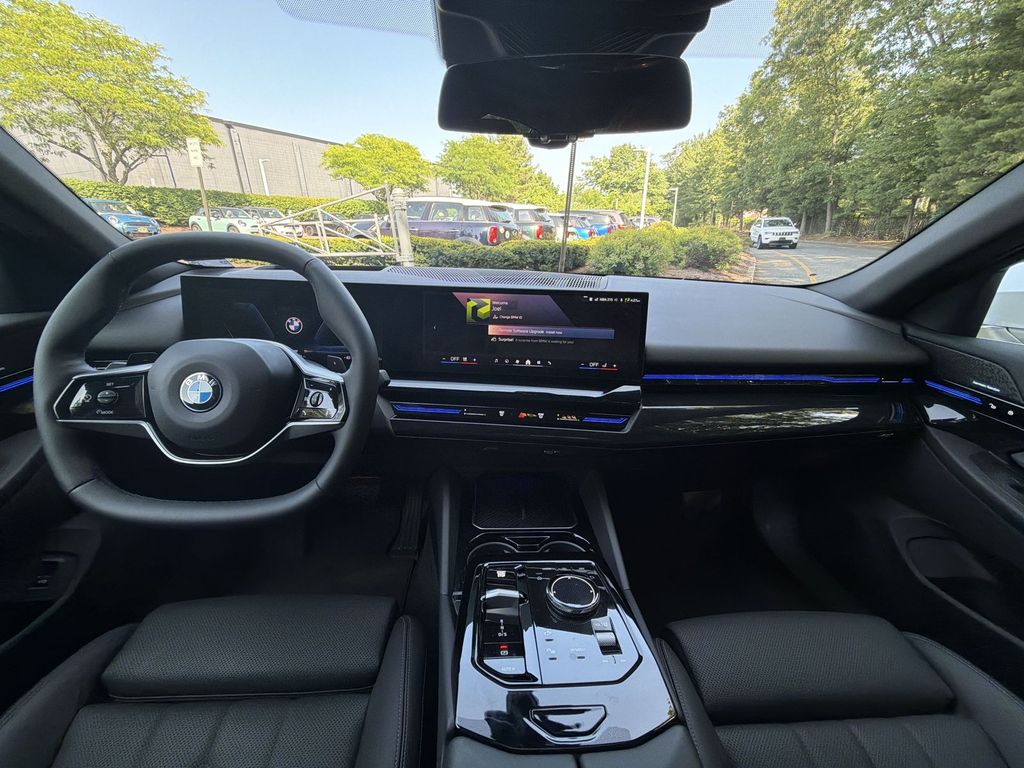 Thumbnail: 2024 BMW 5 Series - 2