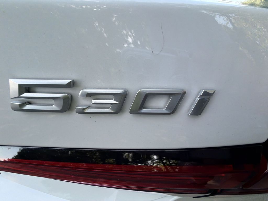 Thumbnail: 2024 BMW 5 Series - 7