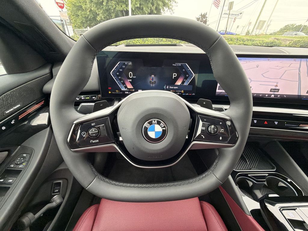 Thumbnail: 2024 BMW 5 Series - 10