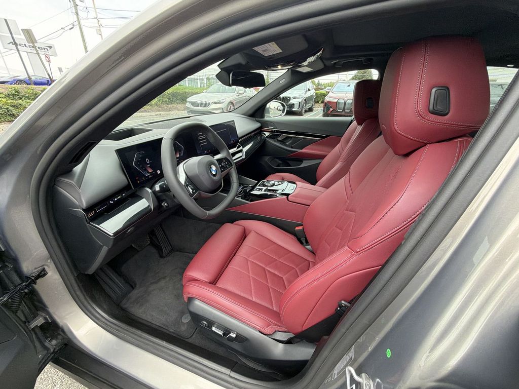 Thumbnail: 2024 BMW 5 Series - 7