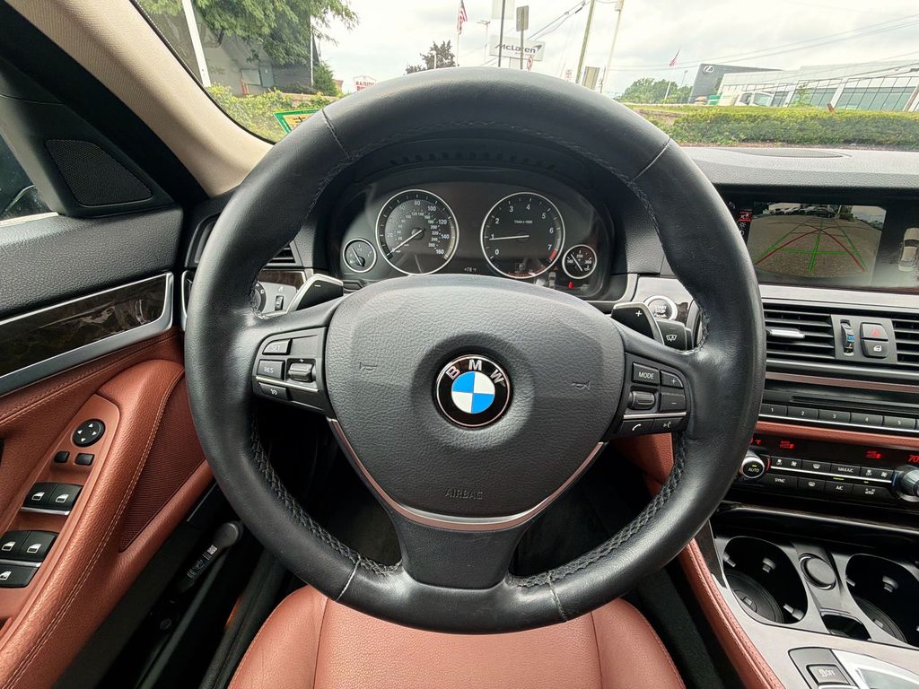 Thumbnail: 2016 BMW 5 Series - 10