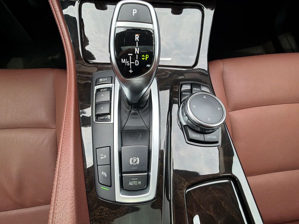 Thumbnail: 2016 BMW 5 Series - 15