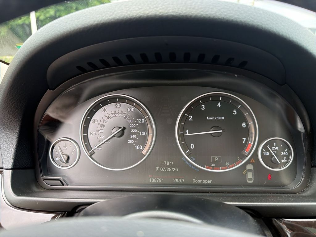 Thumbnail: 2016 BMW 5 Series - 16