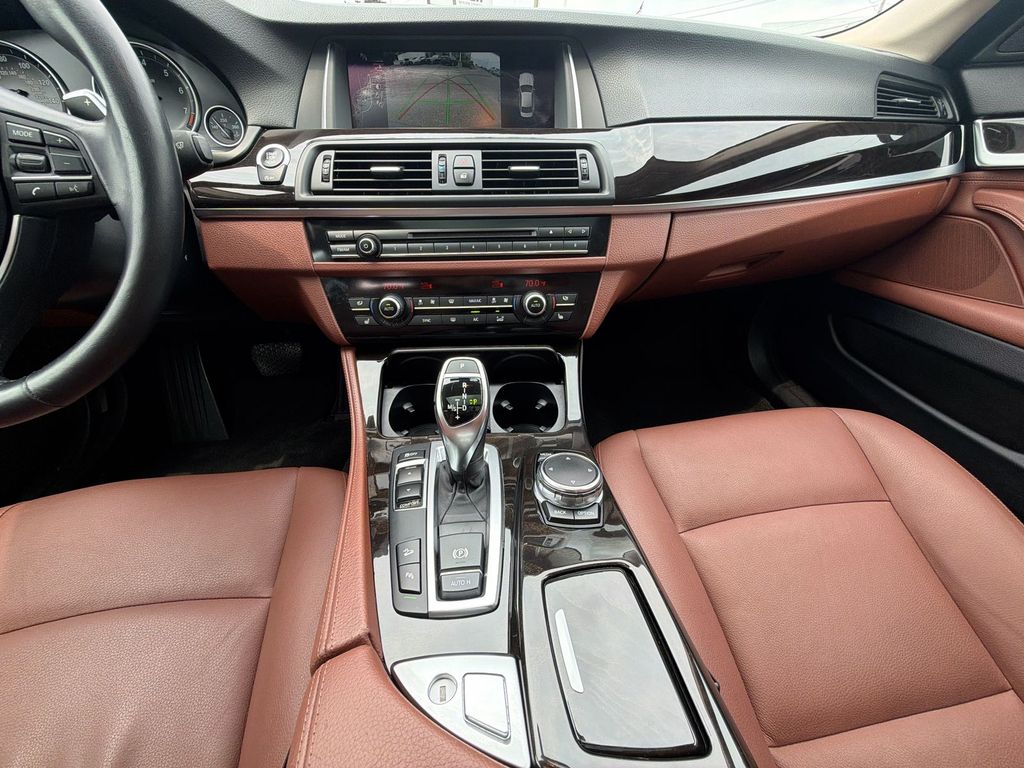 Thumbnail: 2016 BMW 5 Series - 14