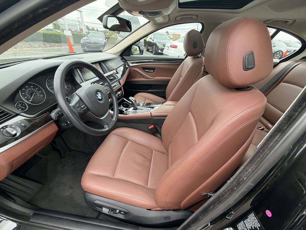 Thumbnail: 2016 BMW 5 Series - 11