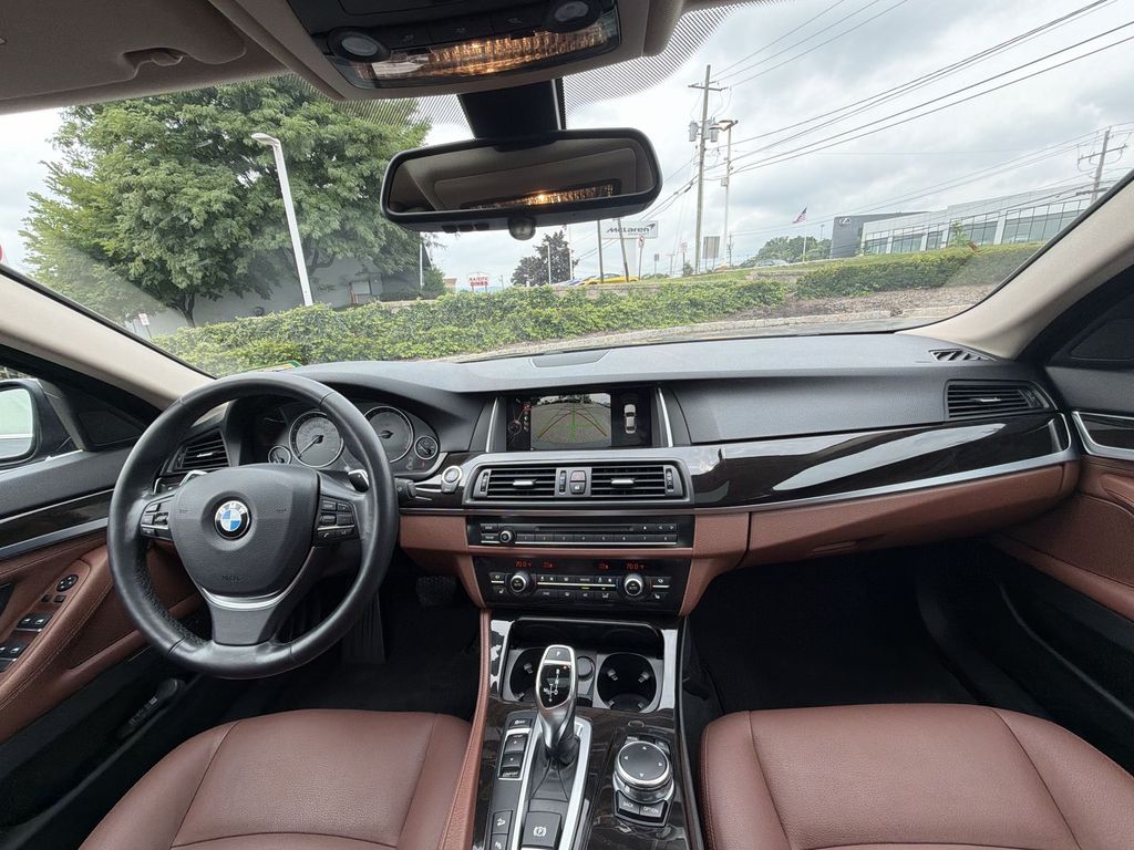 Thumbnail: 2016 BMW 5 Series - 2