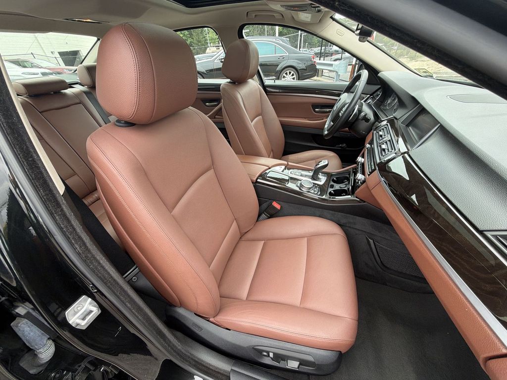Thumbnail: 2016 BMW 5 Series - 29