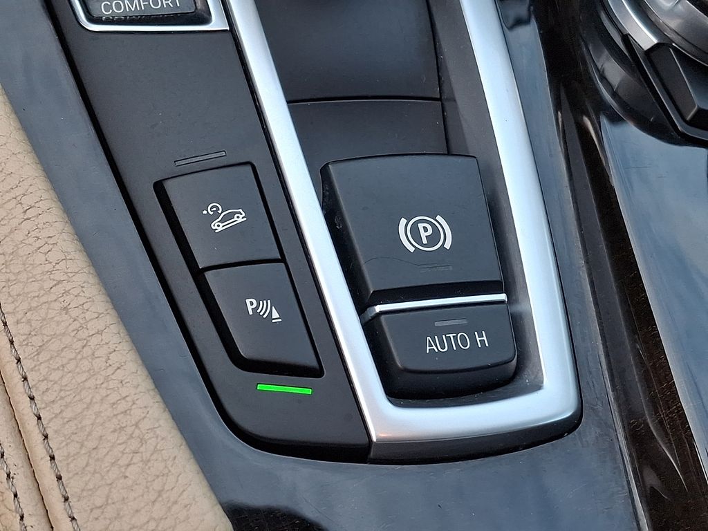 Thumbnail: 2015 BMW 5 Series - 24