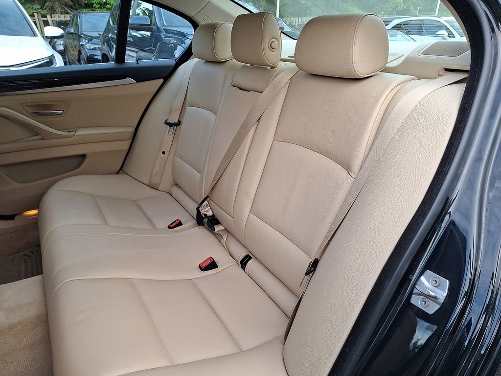 Thumbnail: 2015 BMW 5 Series - 7