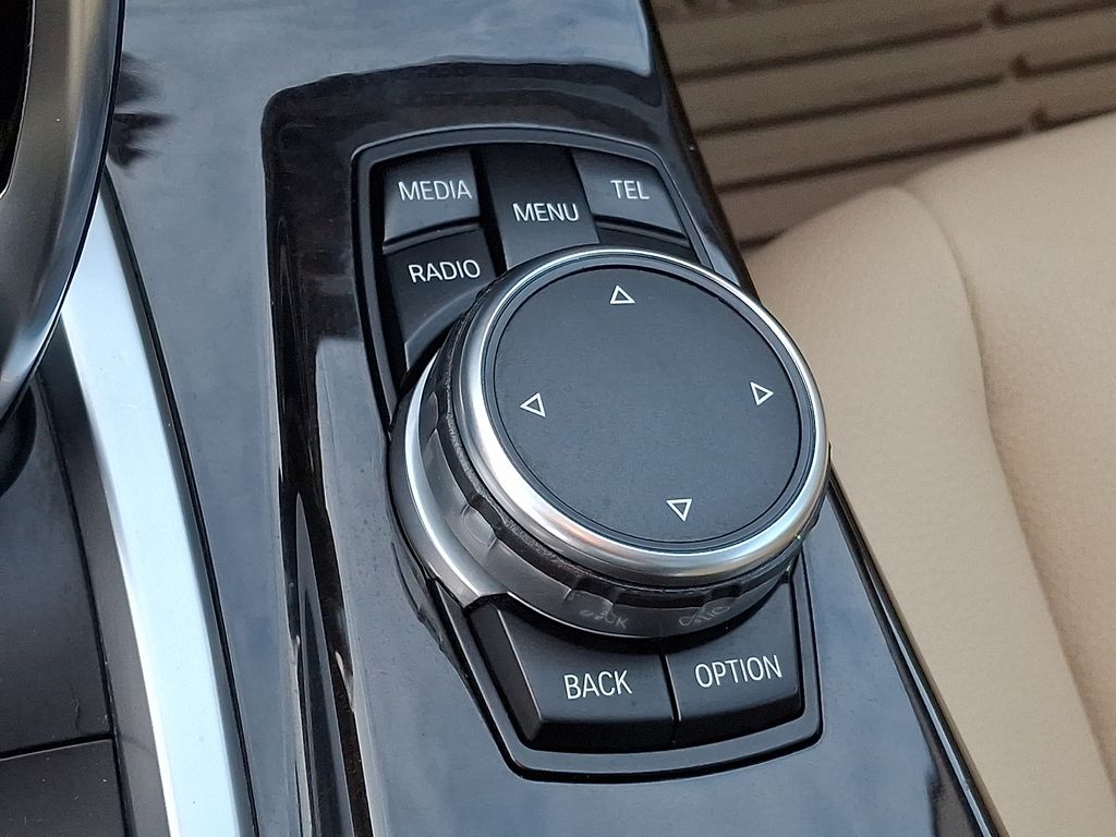 Thumbnail: 2015 BMW 5 Series - 25