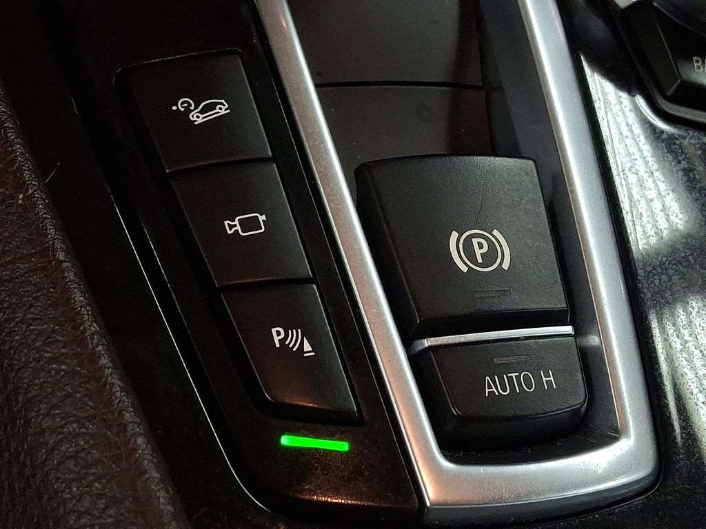 Thumbnail: 2016 BMW 5 Series - 25
