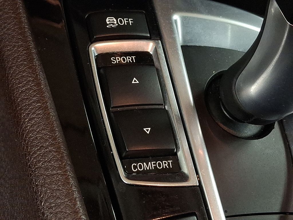 Thumbnail: 2016 BMW 5 Series - 24
