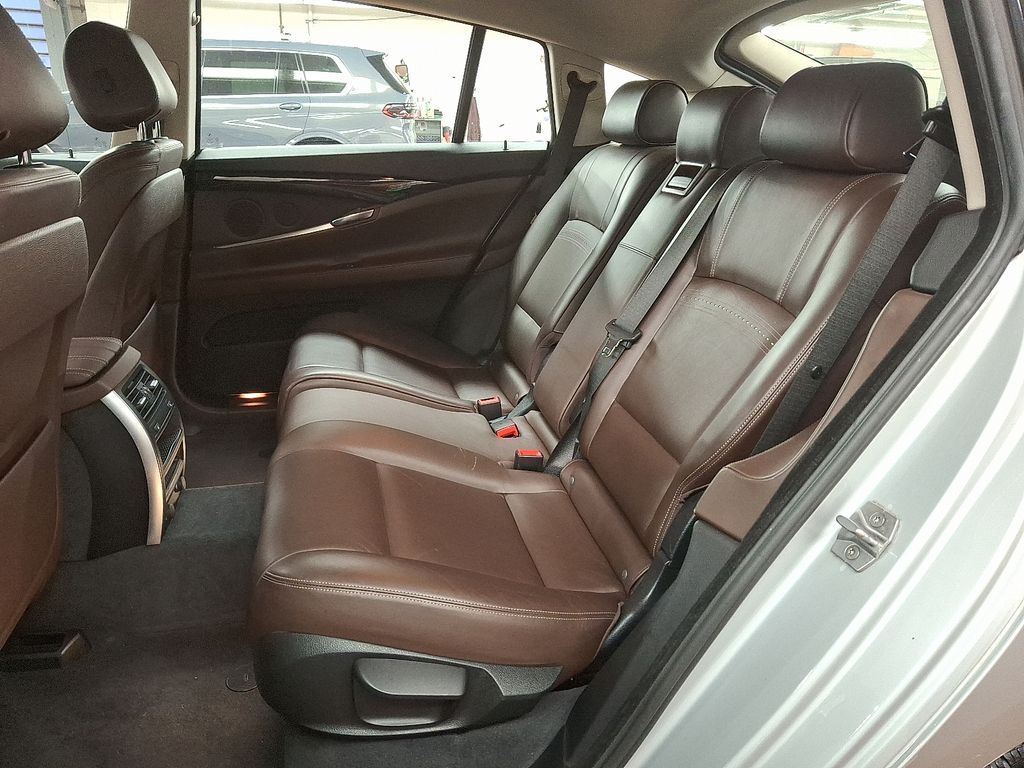 Thumbnail: 2016 BMW 5 Series - 8