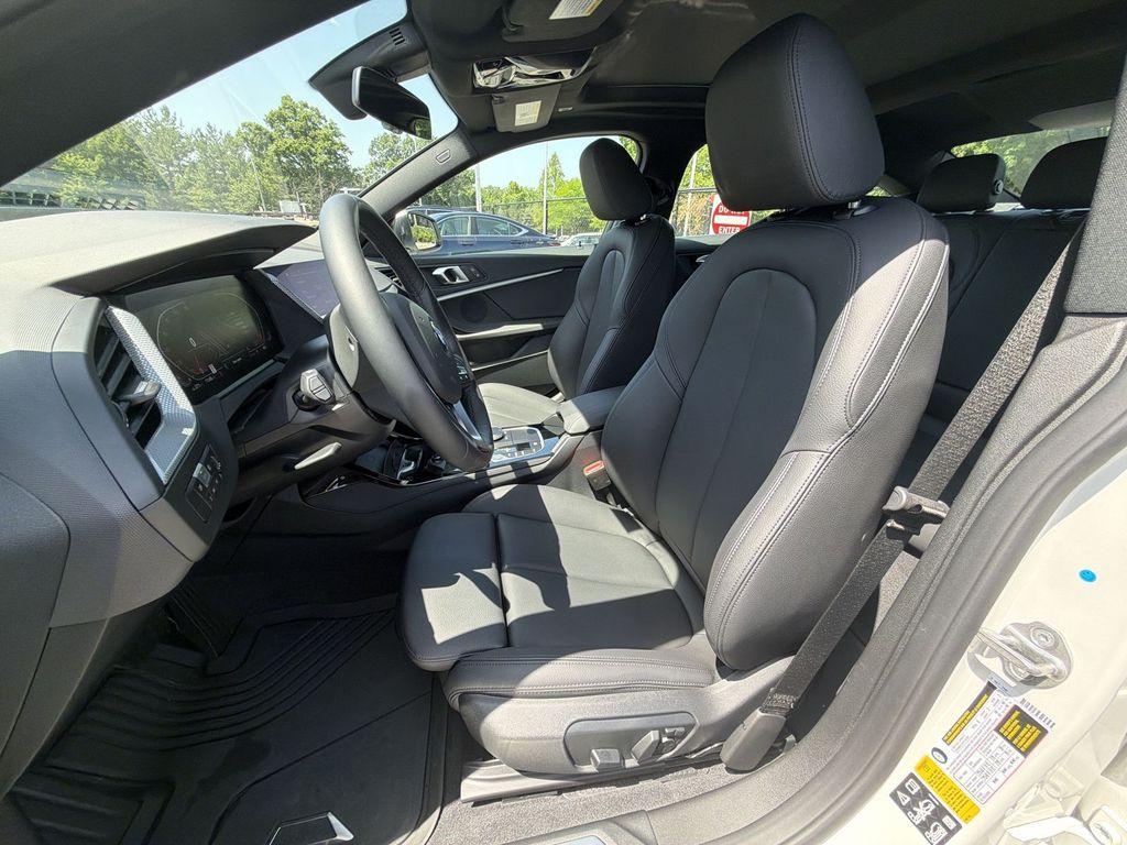 Thumbnail: 2023 BMW 2 Series - 11