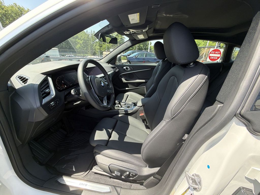 Thumbnail: 2023 BMW 2 Series - 2