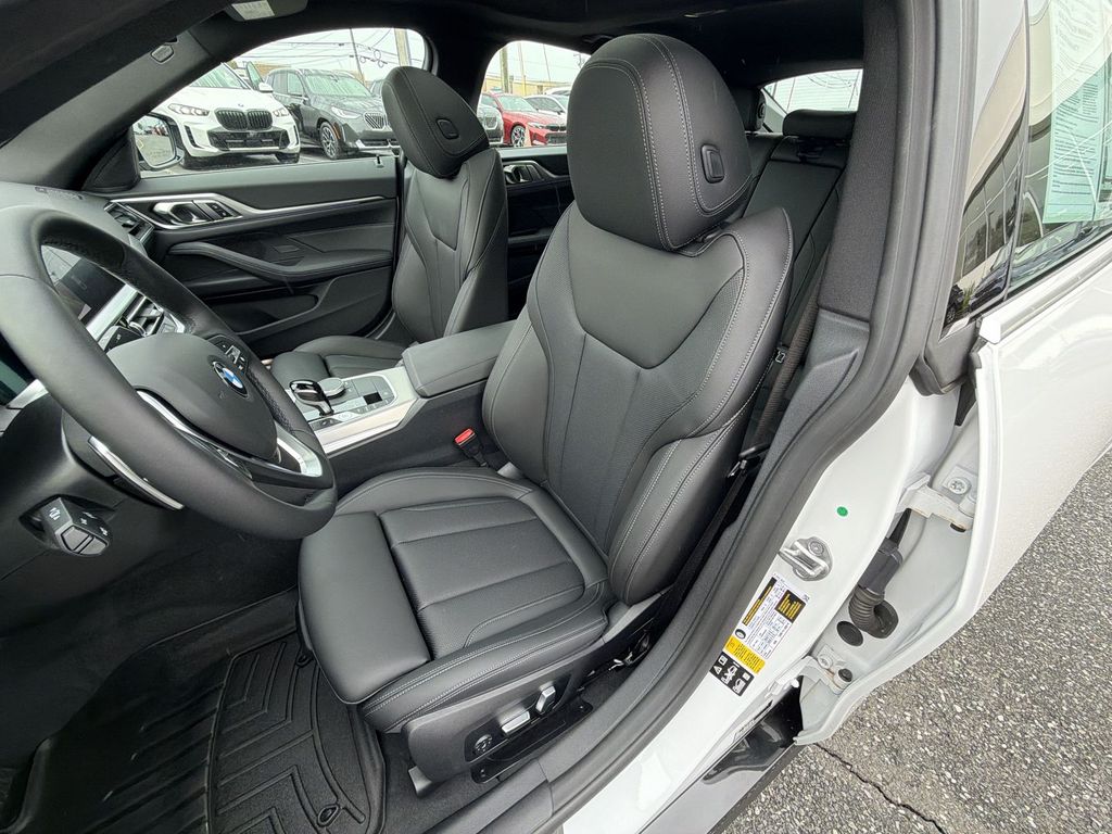 Thumbnail: 2023 BMW 4 Series - 12