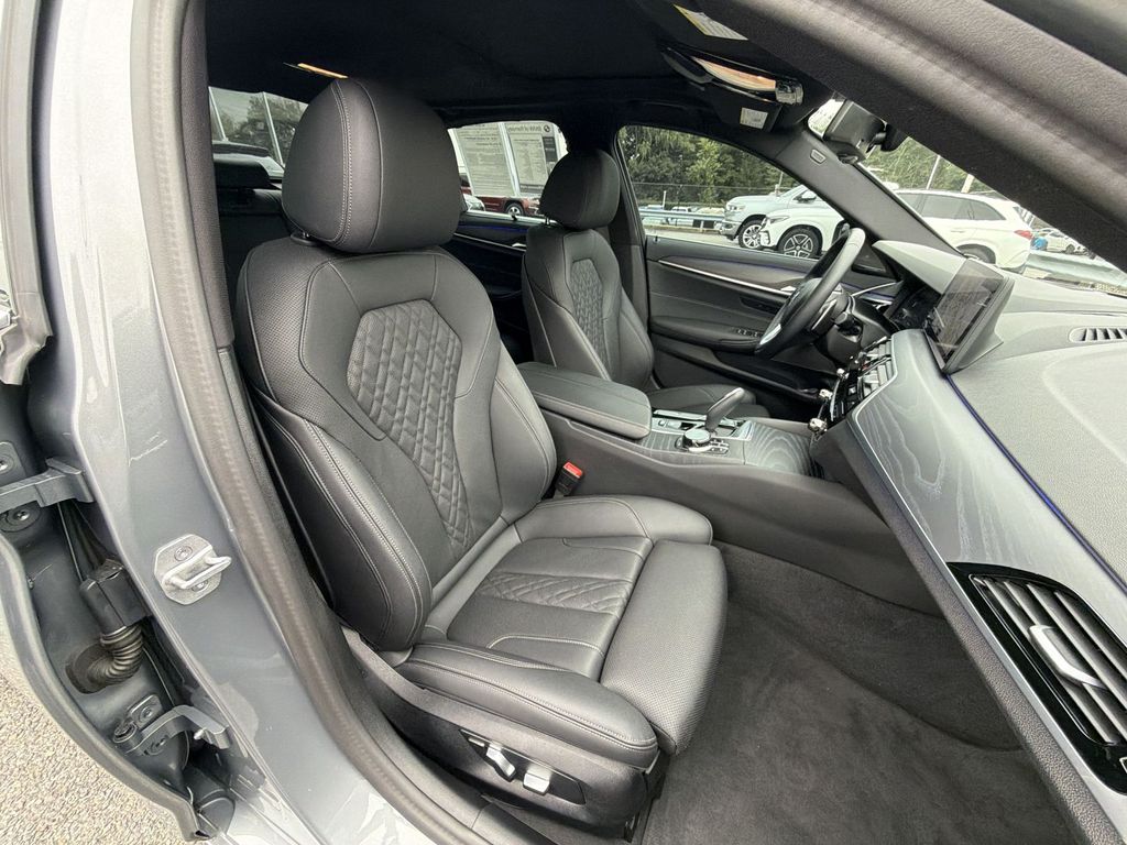 Thumbnail: 2023 BMW 5 Series - 29