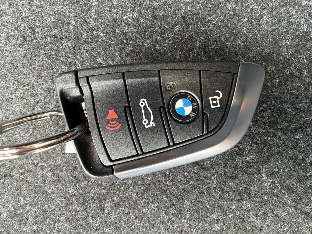Thumbnail: 2023 BMW 5 Series - 18