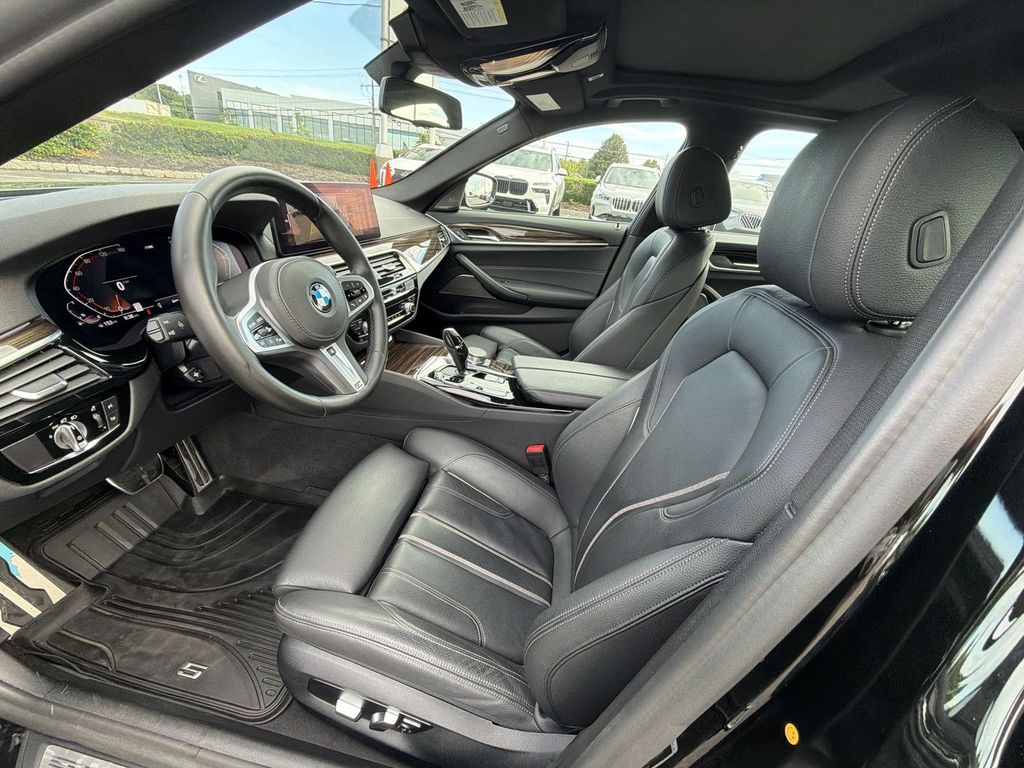 Thumbnail: 2021 BMW 5 Series - 11