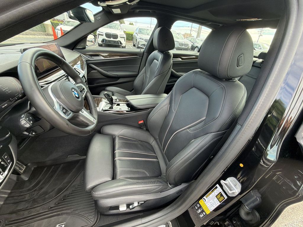 Thumbnail: 2021 BMW 5 Series - 12