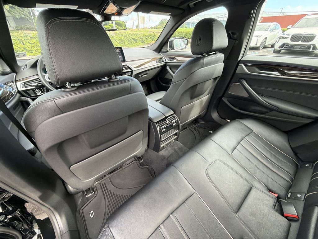 Thumbnail: 2021 BMW 5 Series - 13