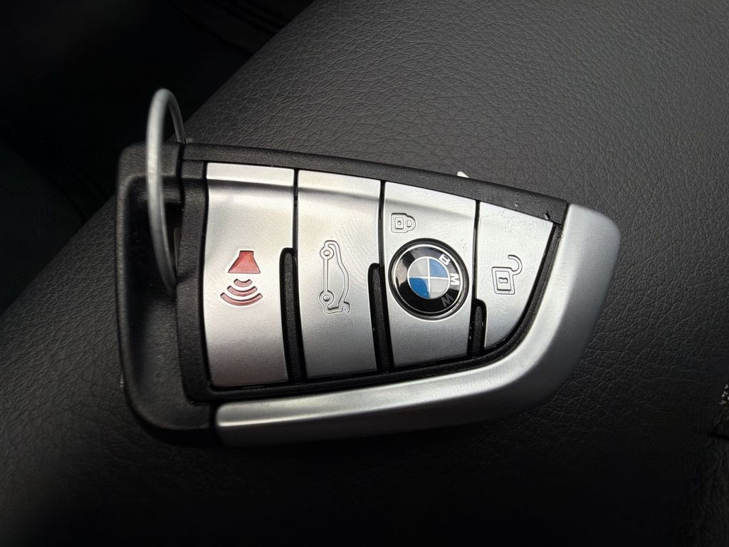 Thumbnail: 2021 BMW 5 Series - 29