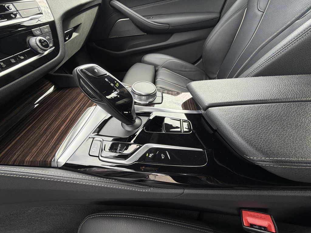 Thumbnail: 2021 BMW 5 Series - 15