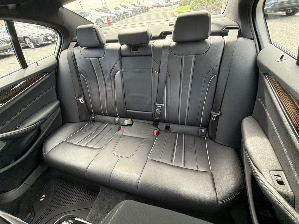 Thumbnail: 2021 BMW 5 Series - 27